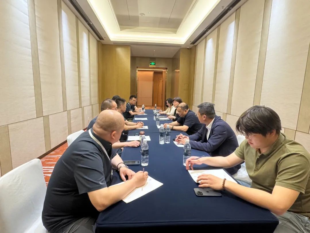 中国五金制品协会锁匠专委会会长办公会成都召开